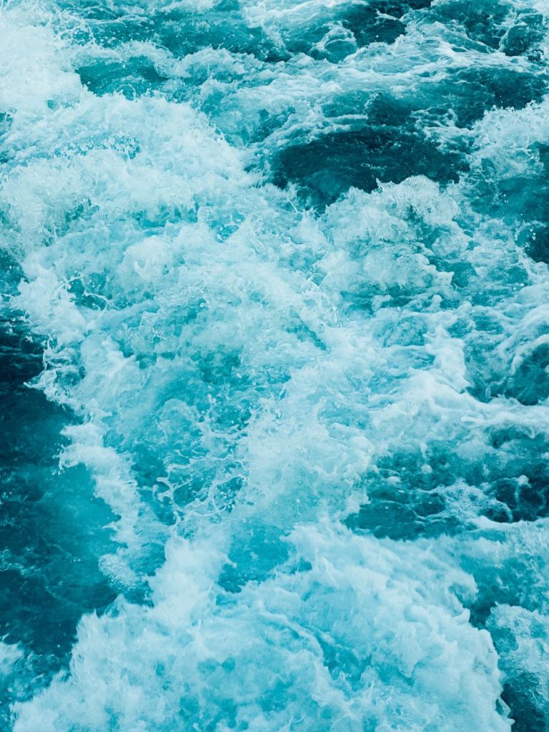 dynamic ocean waves in blue and white